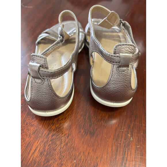 Ecco Flash T-Strap Sandal 10/10.5 EU 41 Metallic Leather Lightweight Comfort - Picture 5 of 10